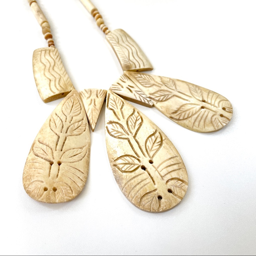 Vintage 1970s Artisan Etched Bone Statement Necklace - Picture 7 of 17